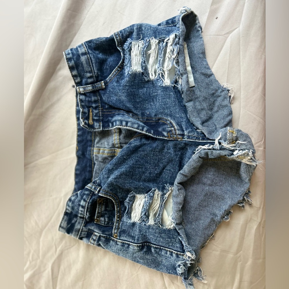Jeans short barley worn